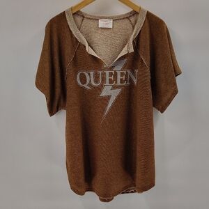 Fantastic Fawn QUEEN Pullover Top Size Large Brown Lightning Bolt Graphic V neck